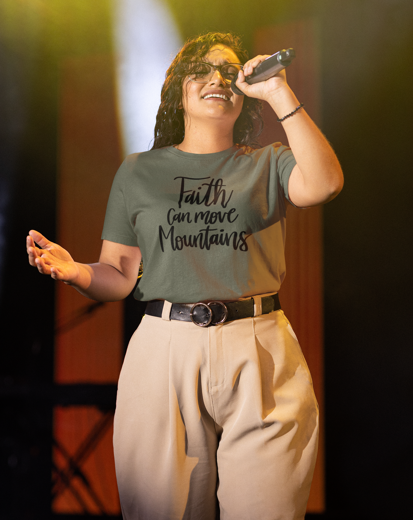 Faith can move mountains | T-Shirt