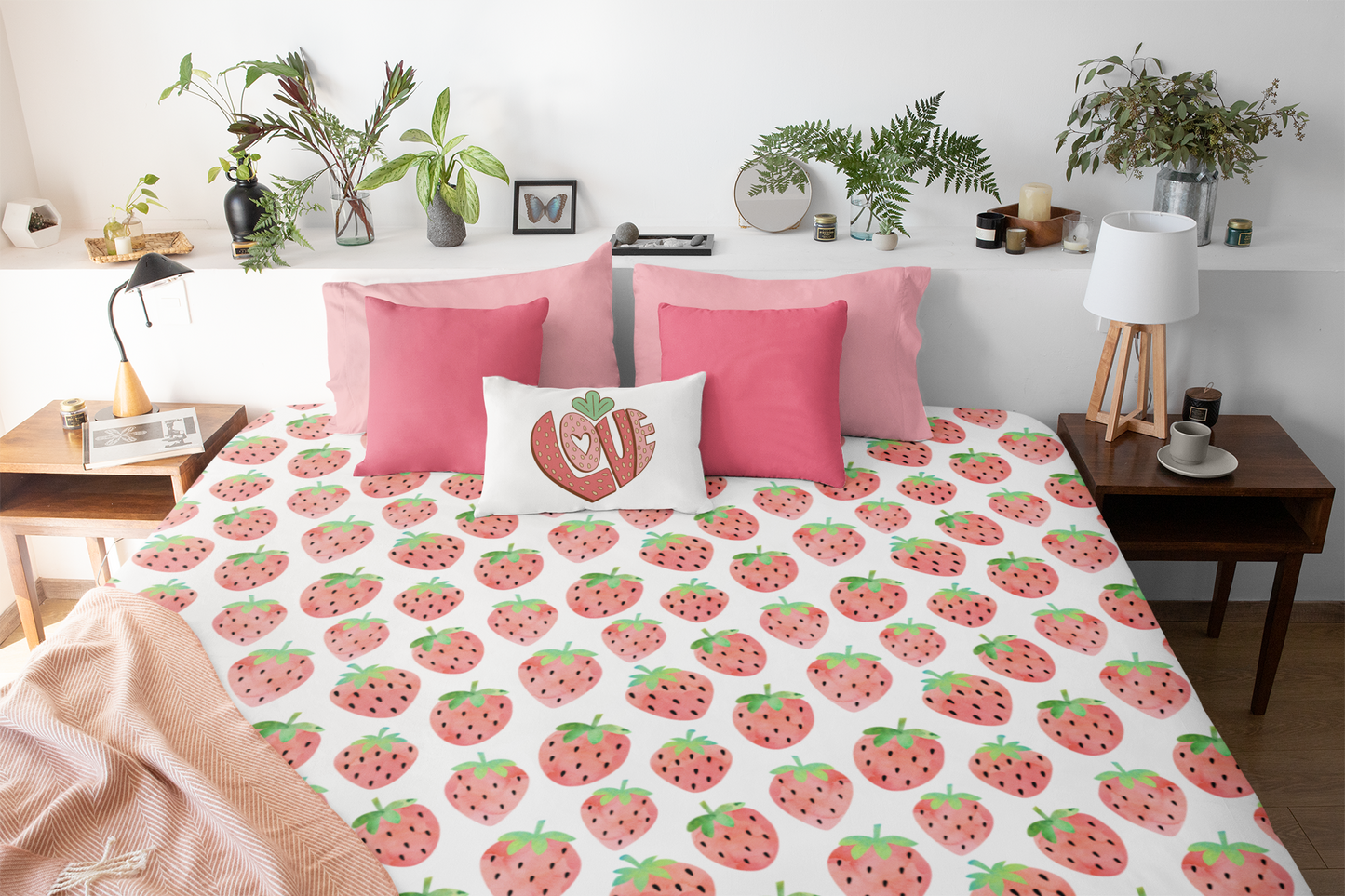 Sweet Strawberries | Premium Blanket