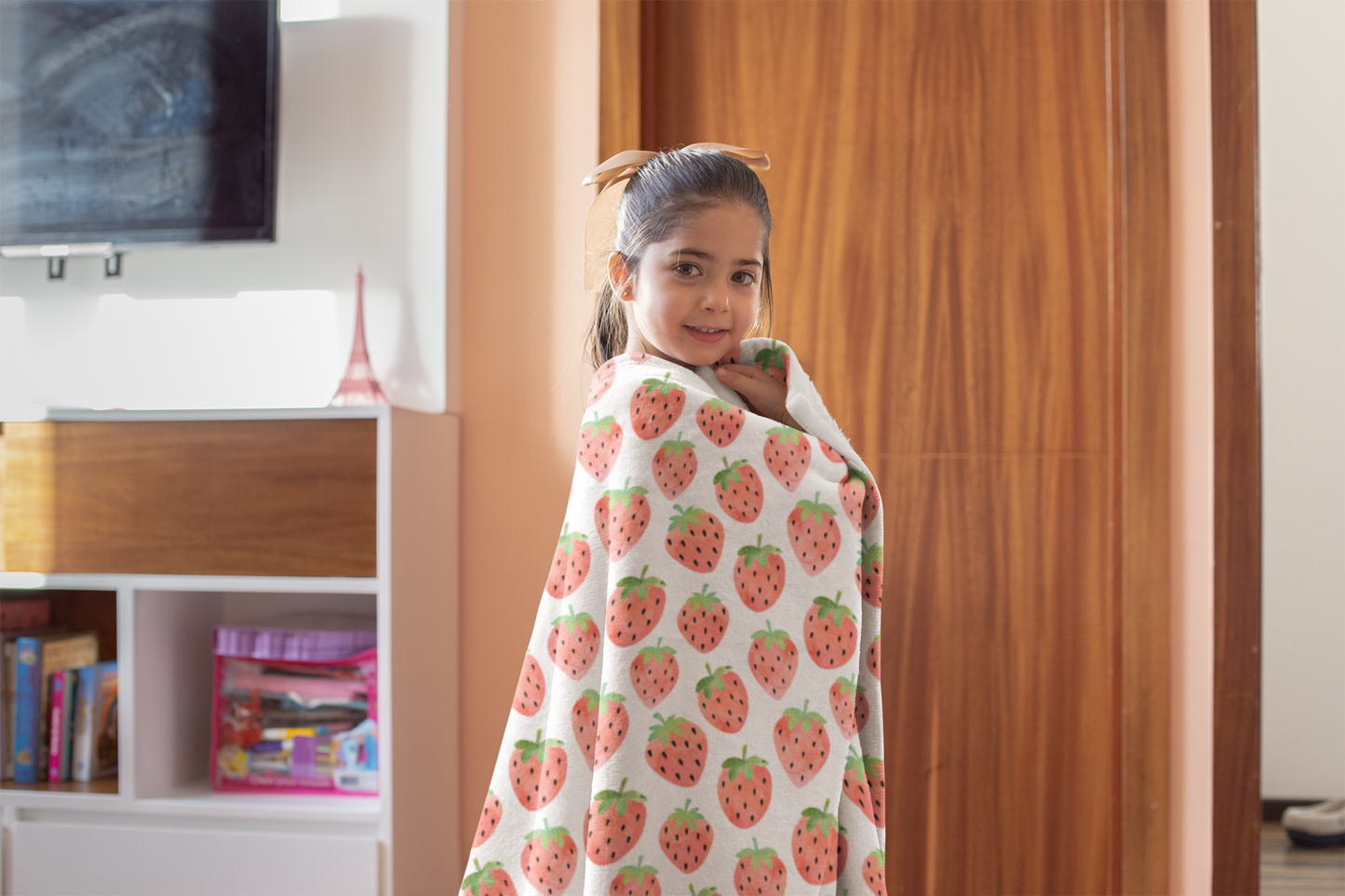 Sweet Strawberries | Premium Blanket